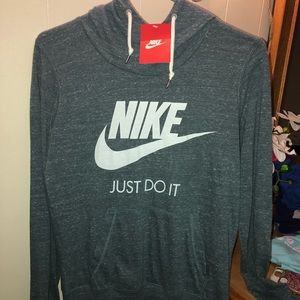 M Nike pull over hoodie